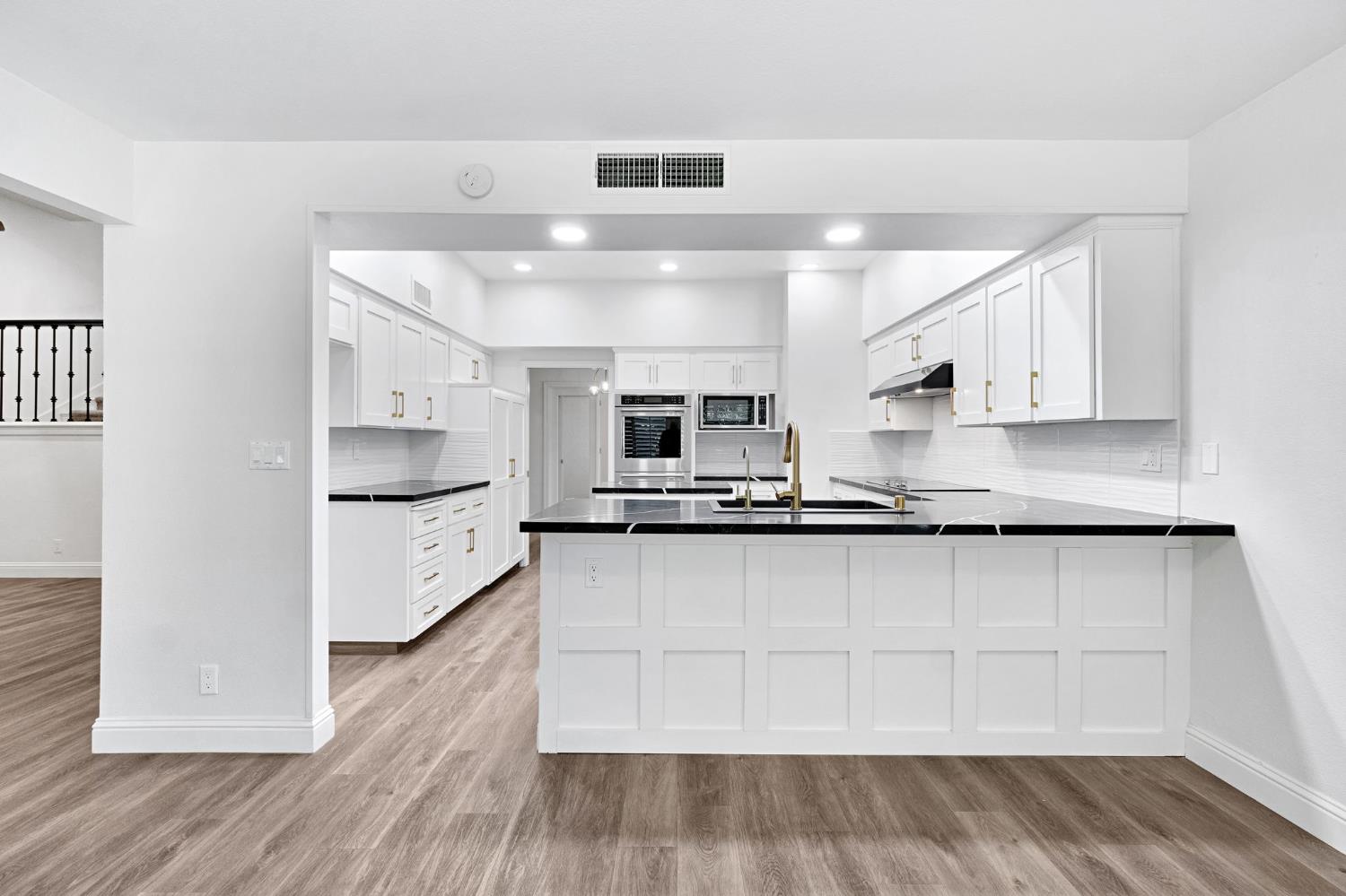 2828 W Compton Ct, Fresno, CA 93711