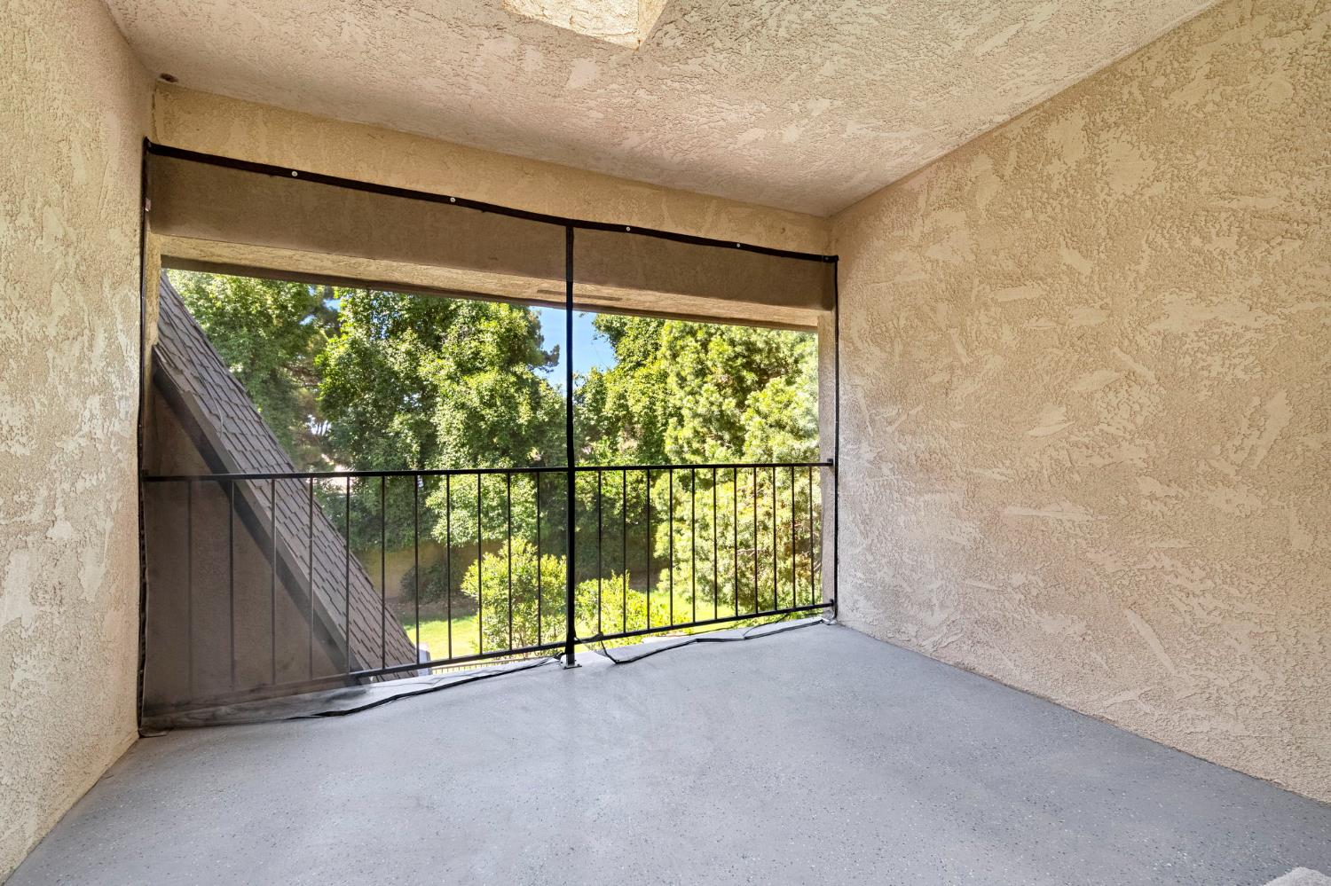 2828 W Compton Ct, Fresno, CA 93711