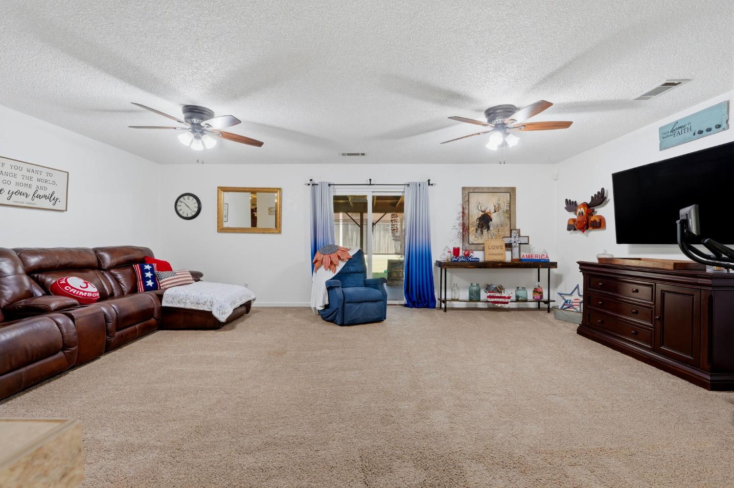 2124 Neill Way, Hanford, CA 93230