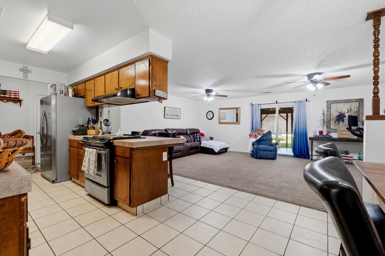 2124 Neill Way, Hanford, CA 93230