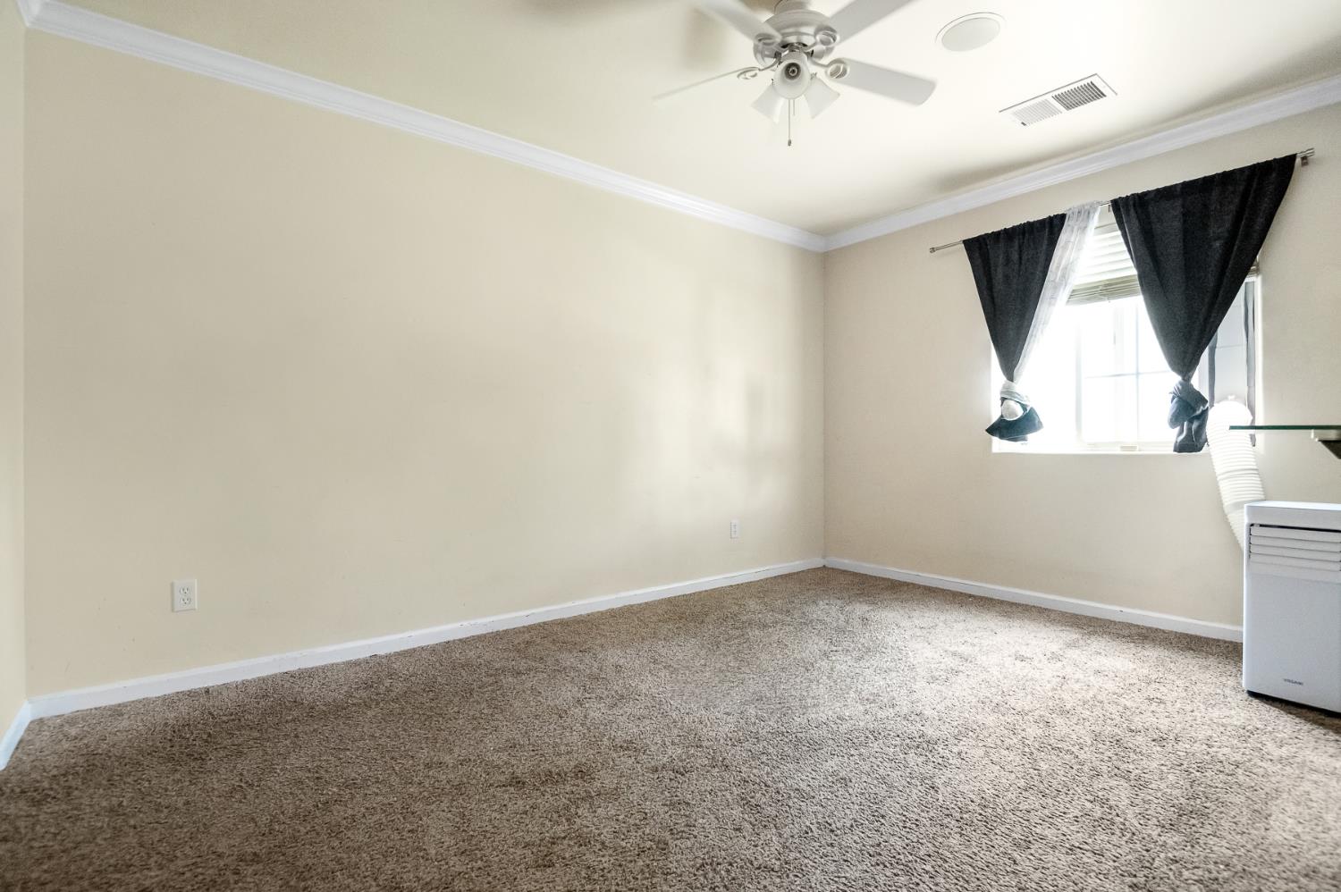 4830 W Nellis Ave, Visalia, CA 93277
