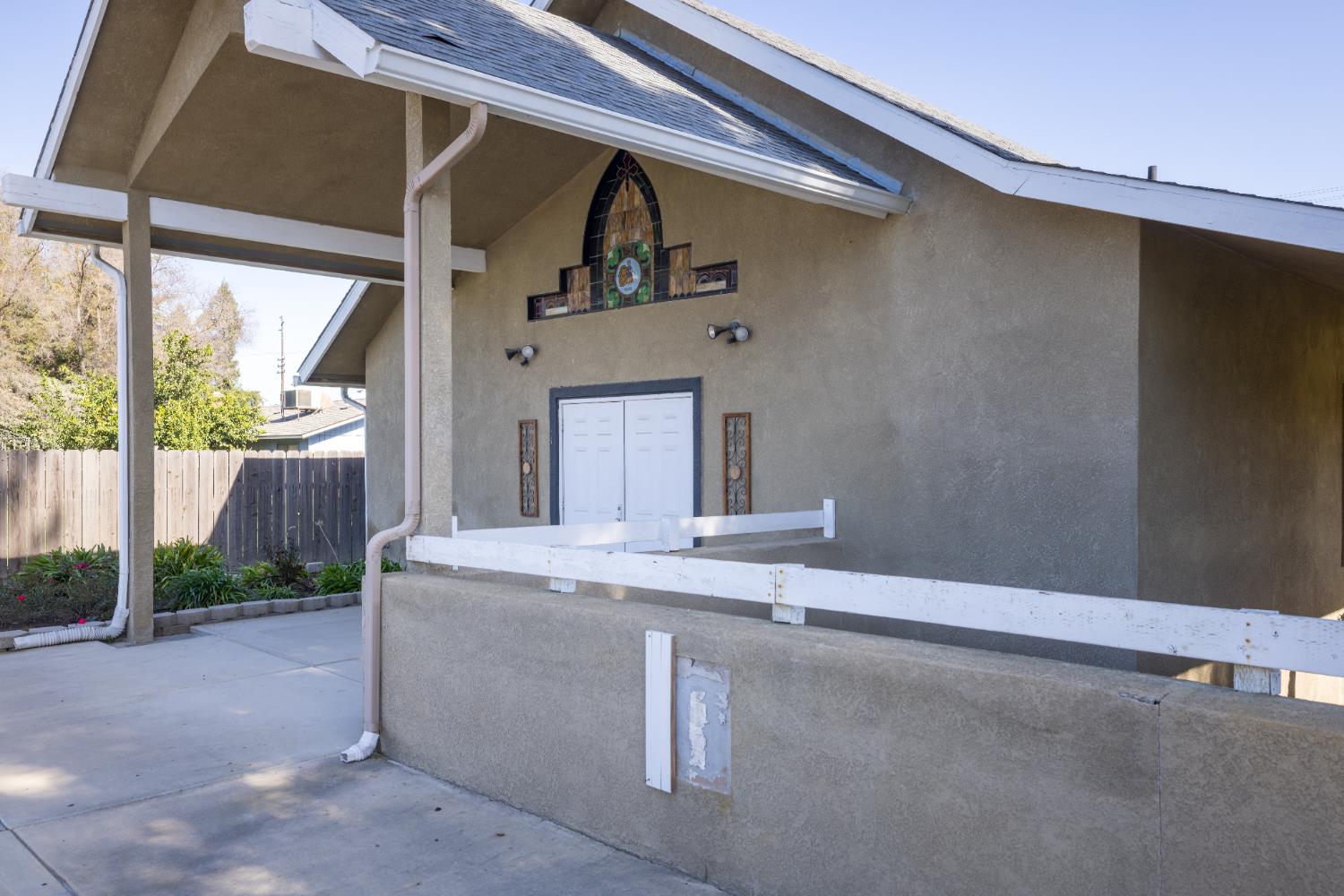2127 S Giddings, Visalia, CA 93277