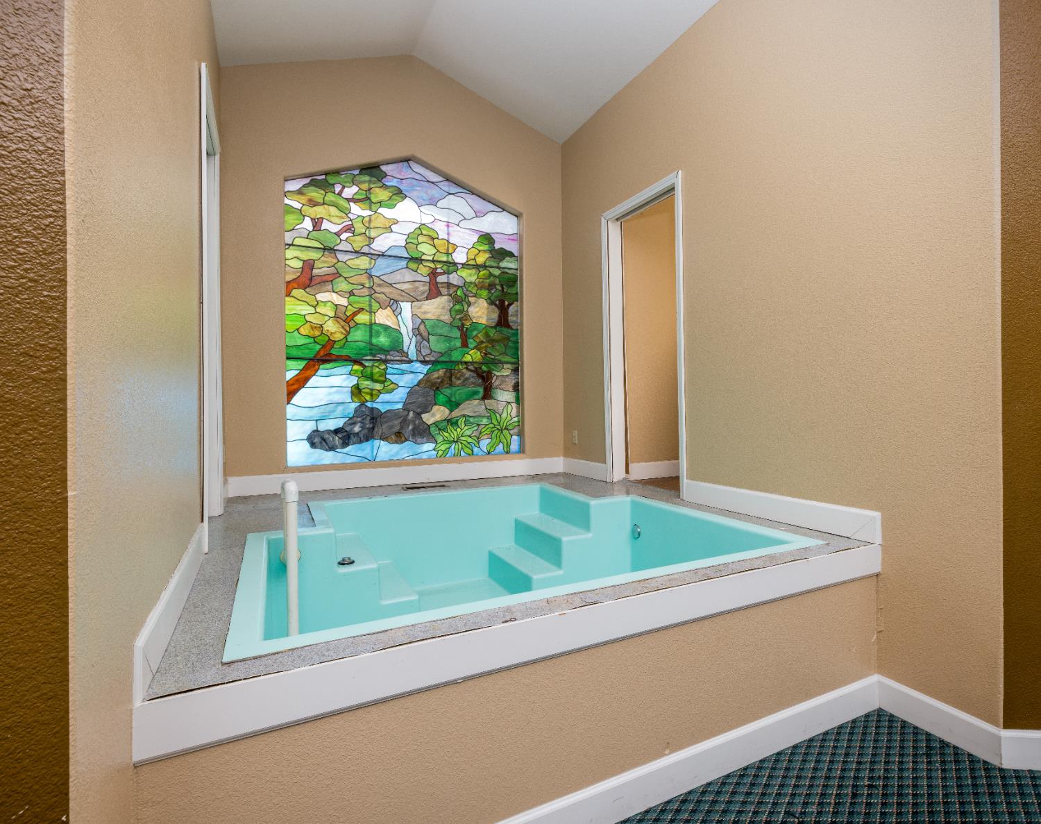 2127 S Giddings, Visalia, CA 93277