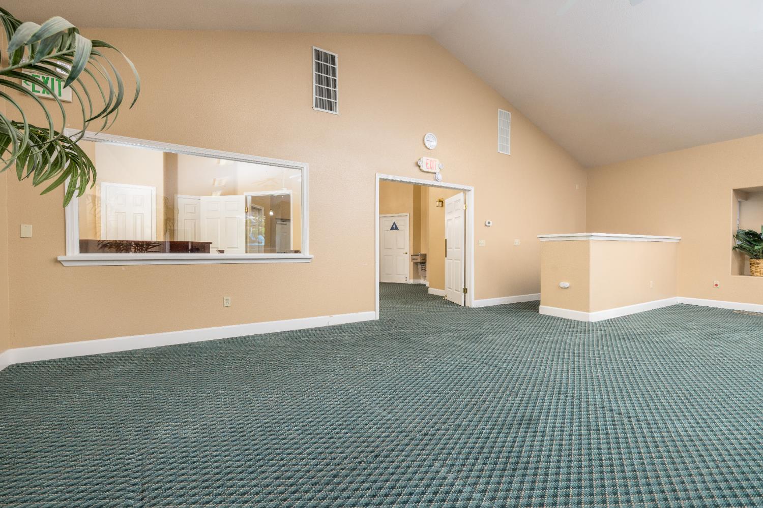 2127 S Giddings, Visalia, CA 93277