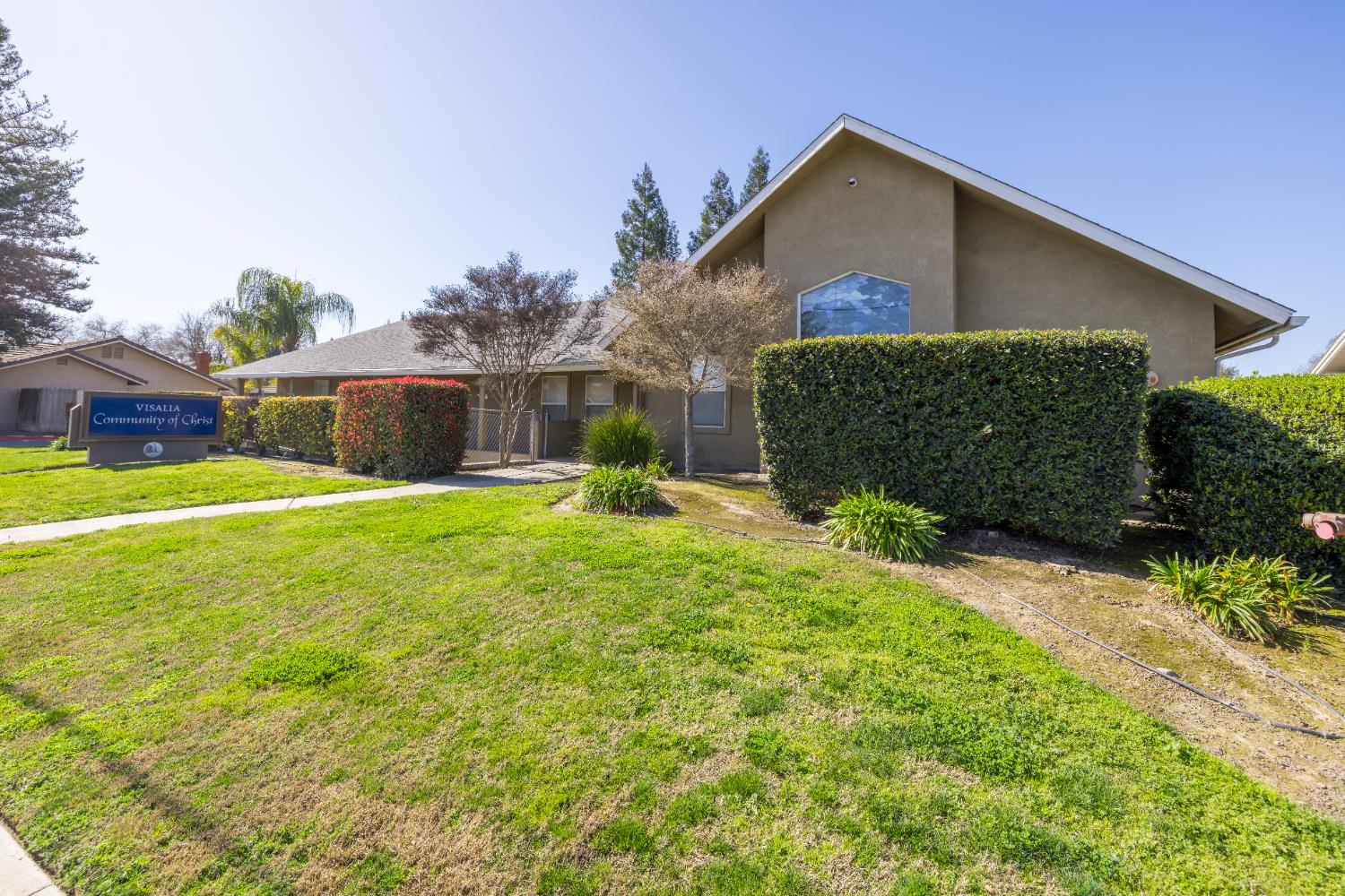2127 S Giddings, Visalia, CA 93277