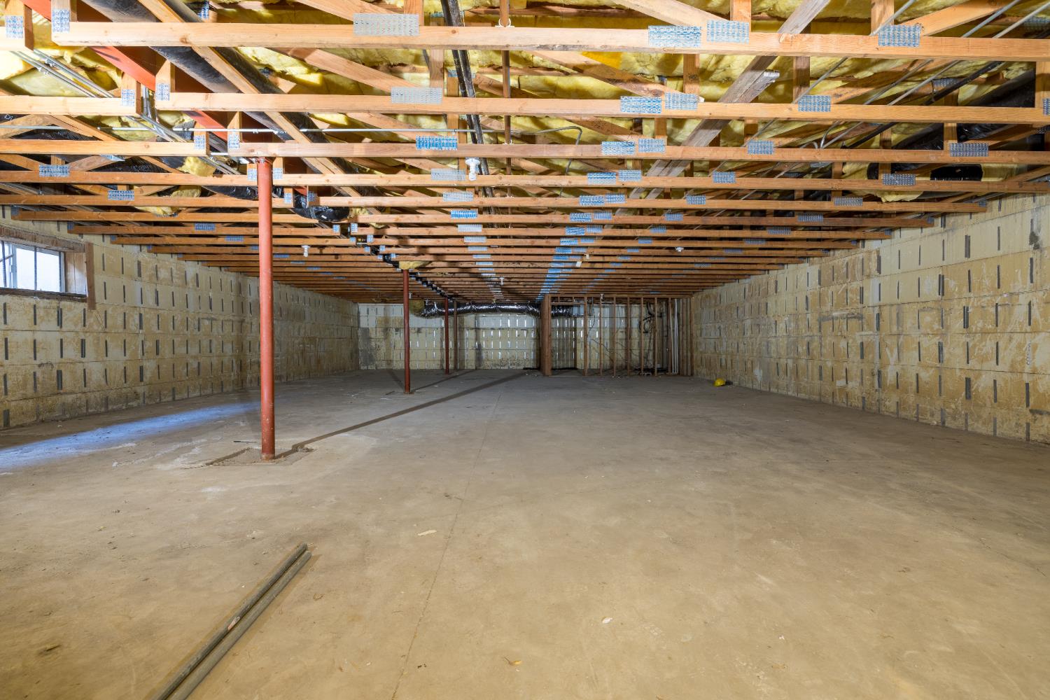 2127 S Giddings, Visalia, CA 93277