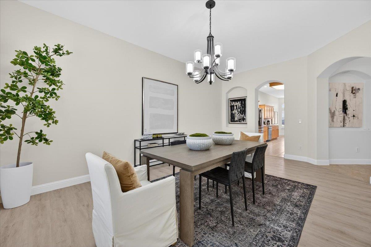 103 W Polson Ave, Clovis, CA 93612