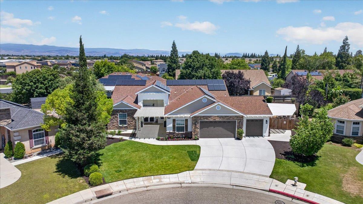103 W Polson Ave, Clovis, CA 93612