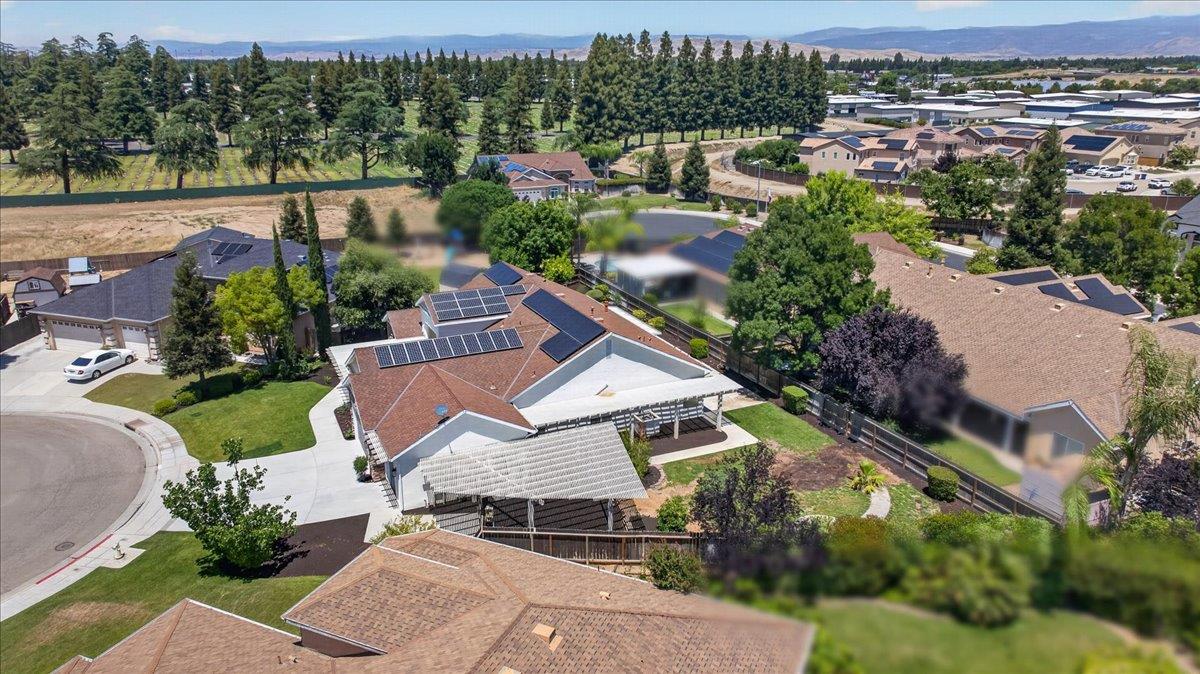 103 W Polson Ave, Clovis, CA 93612