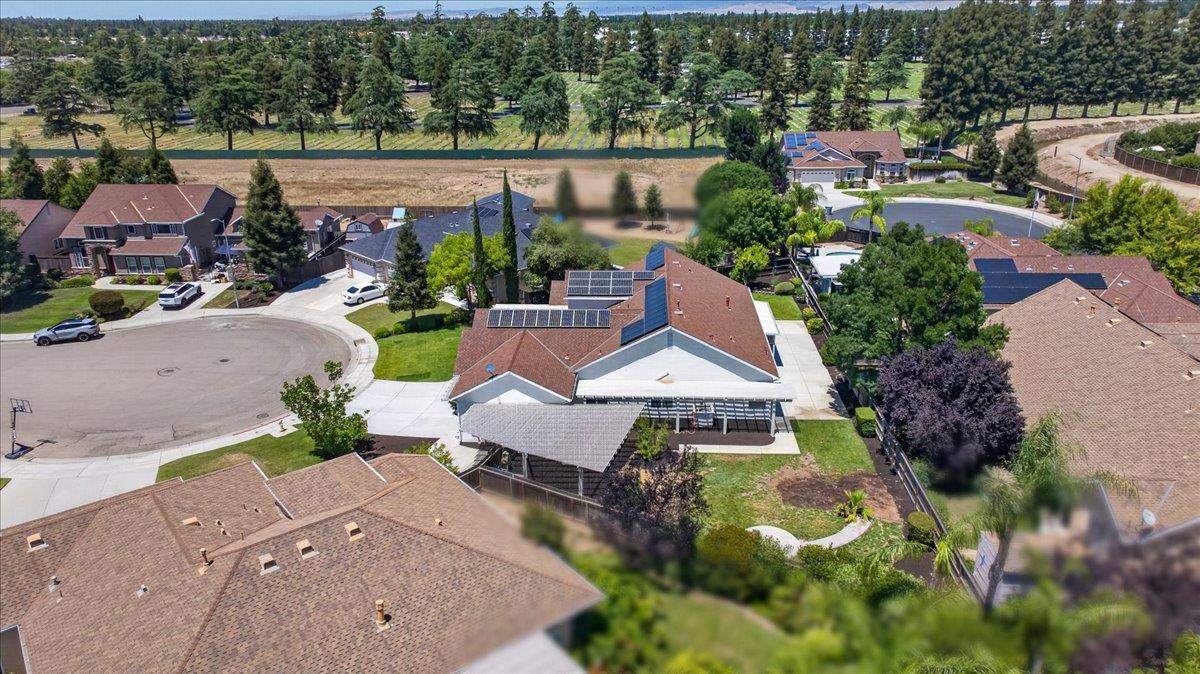 103 W Polson Ave, Clovis, CA 93612