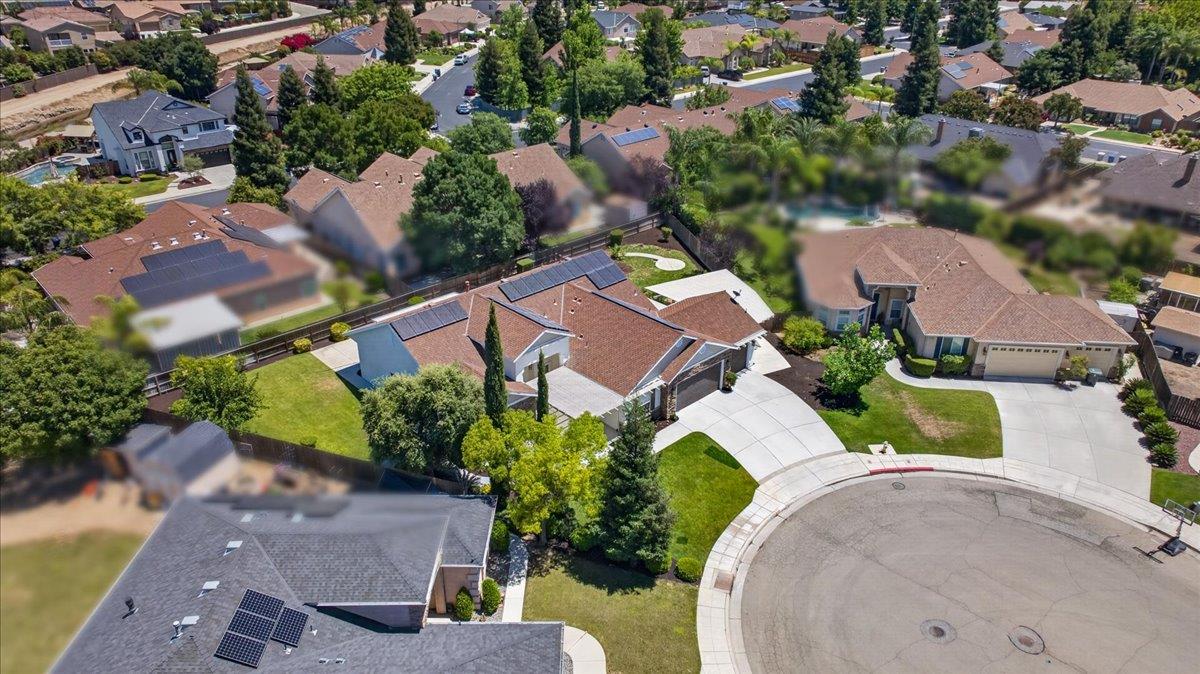 103 W Polson Ave, Clovis, CA 93612