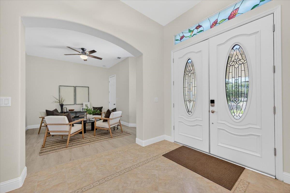 103 W Polson Ave, Clovis, CA 93612
