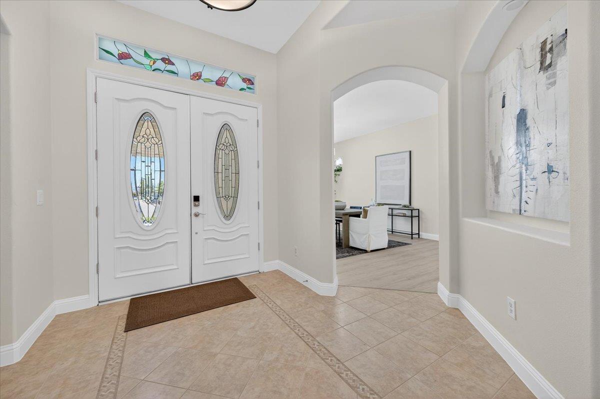 103 W Polson Ave, Clovis, CA 93612