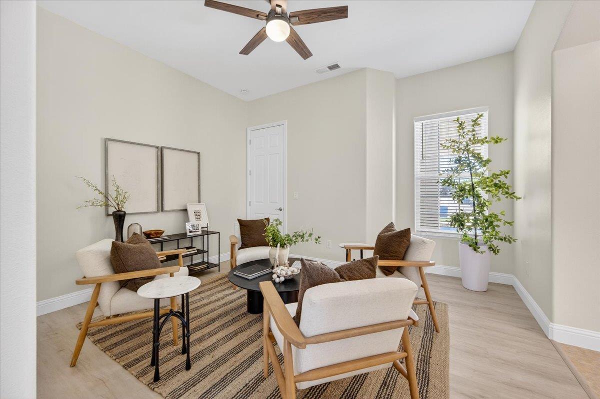 103 W Polson Ave, Clovis, CA 93612