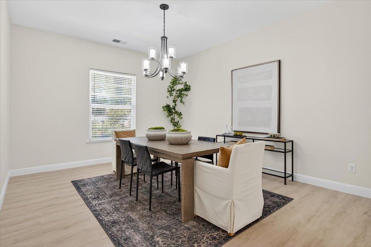 103 W Polson Ave, Clovis, CA 93612