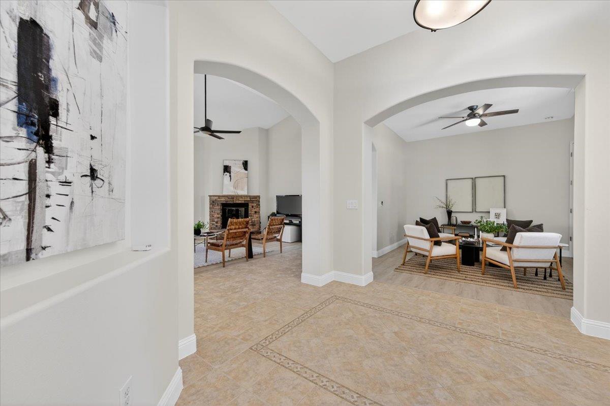 103 W Polson Ave, Clovis, CA 93612