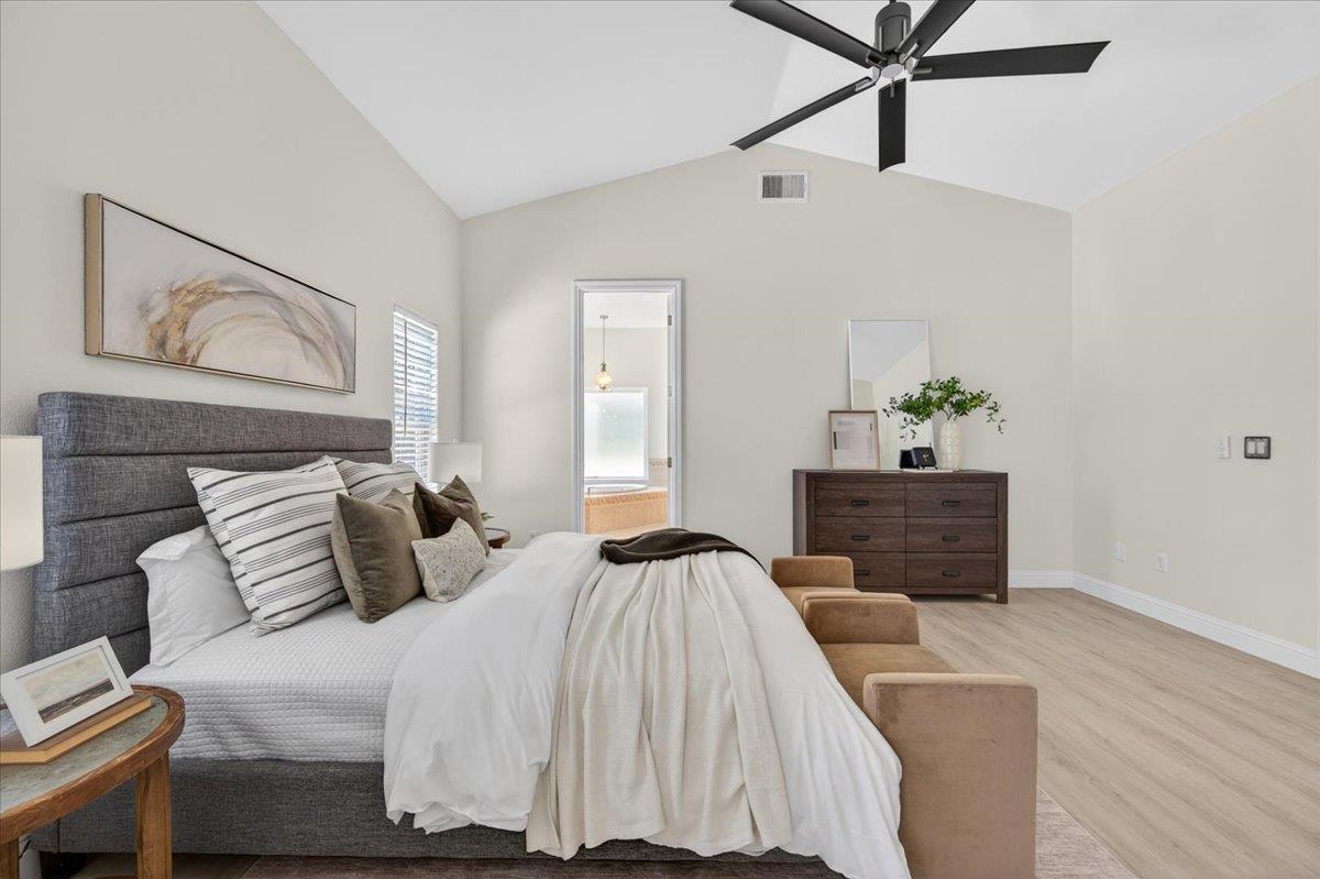 103 W Polson Ave, Clovis, CA 93612