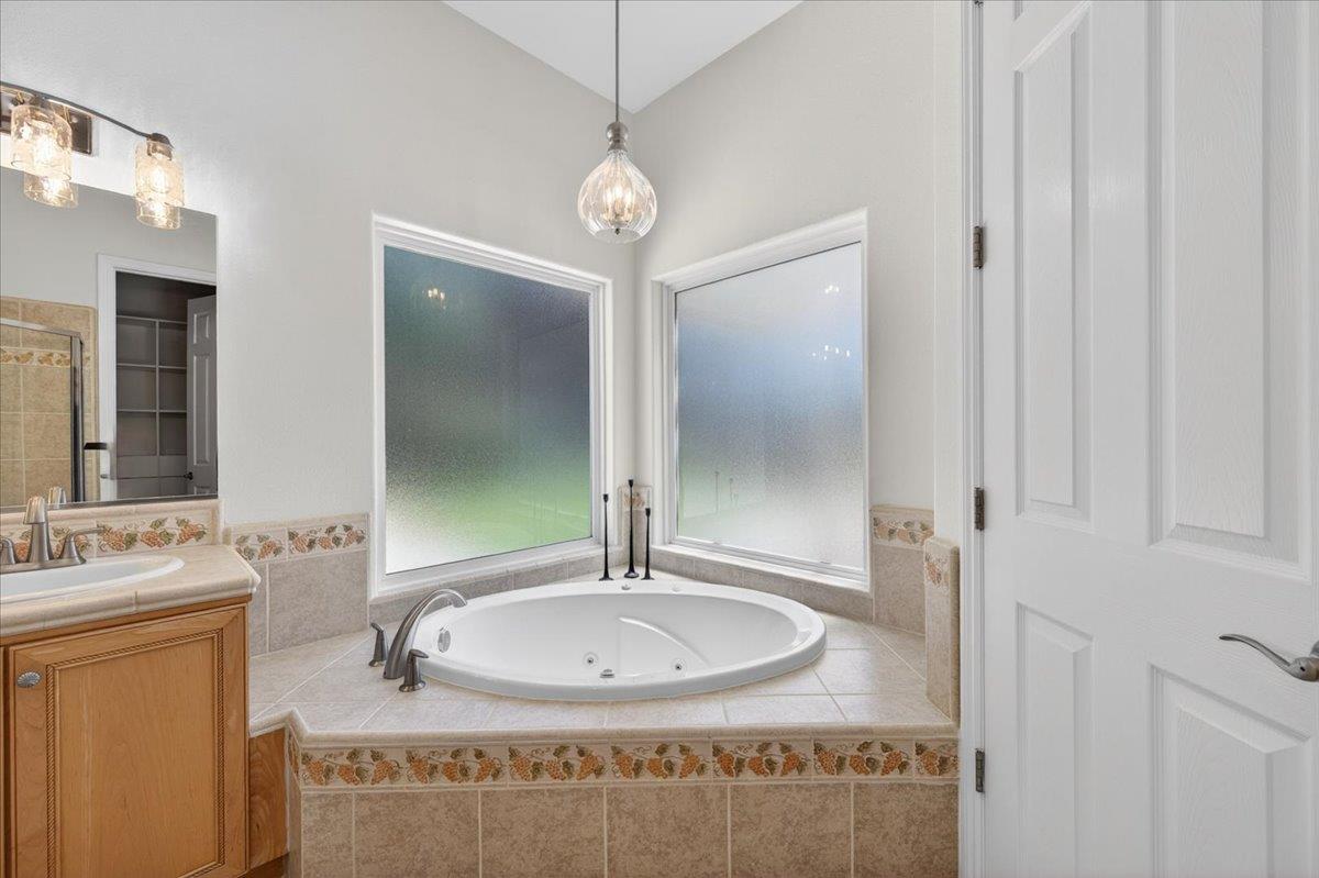 103 W Polson Ave, Clovis, CA 93612