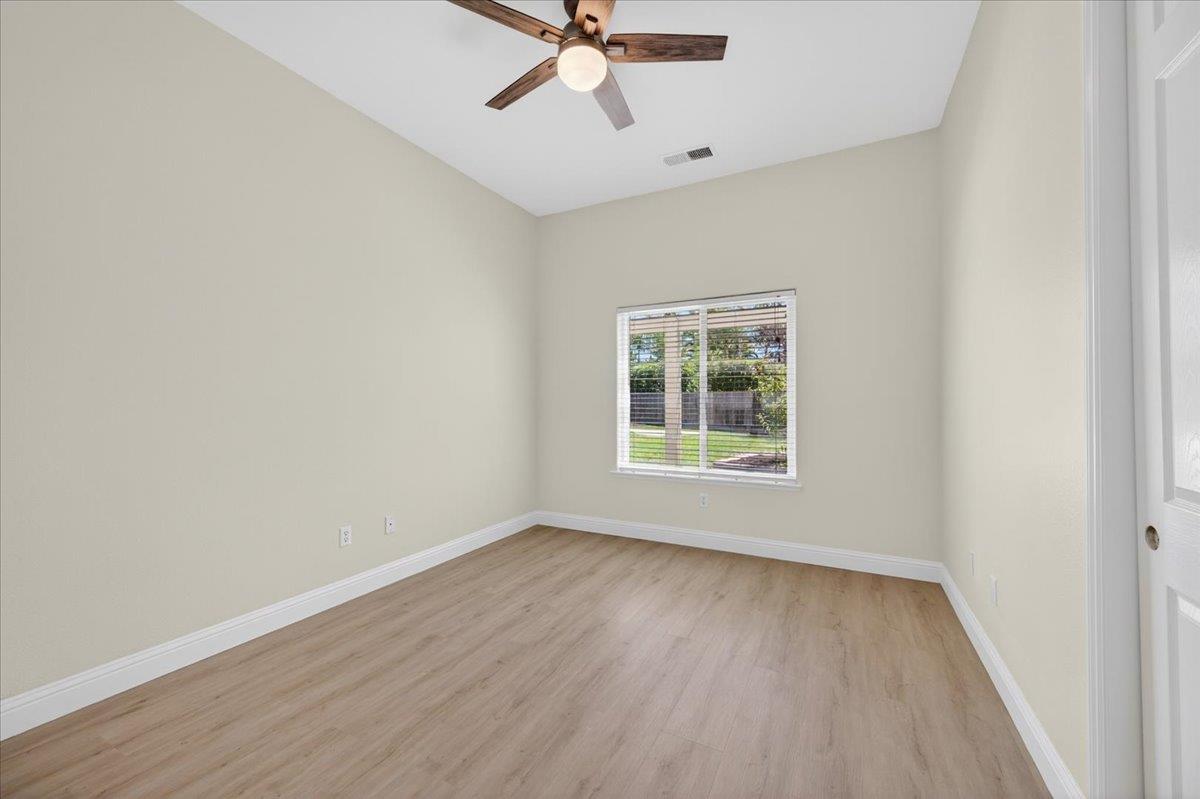 103 W Polson Ave, Clovis, CA 93612