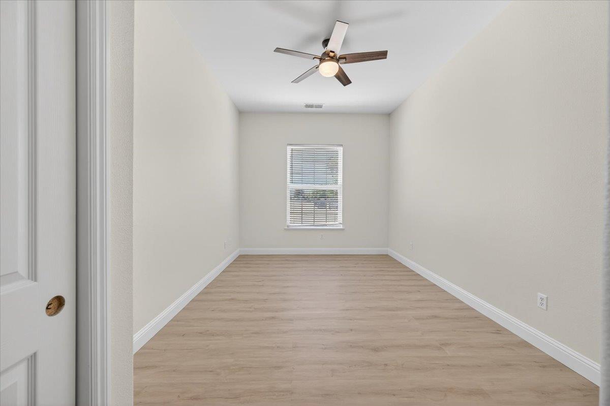 103 W Polson Ave, Clovis, CA 93612