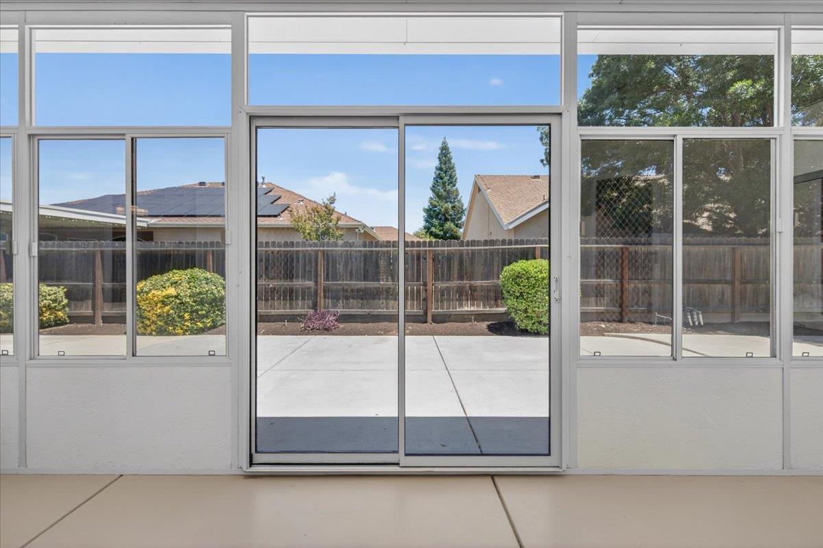 103 W Polson Ave, Clovis, CA 93612