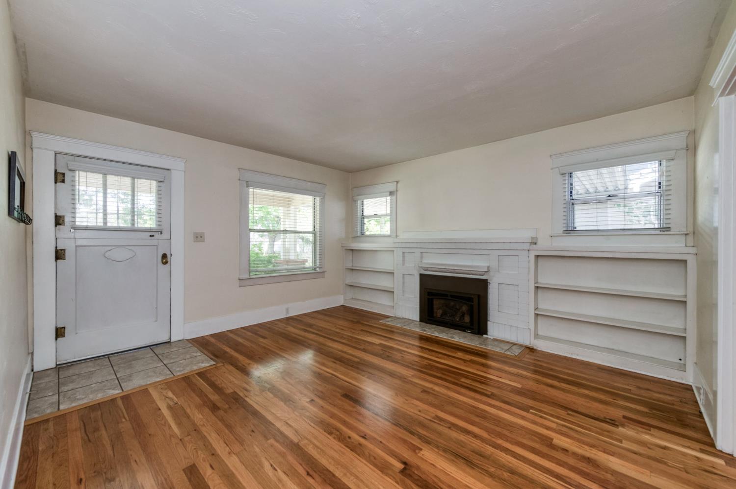 546 E Michigan Ave, Fresno, CA 93704