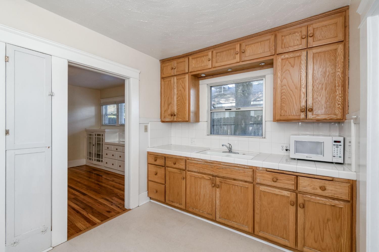 546 E Michigan Ave, Fresno, CA 93704
