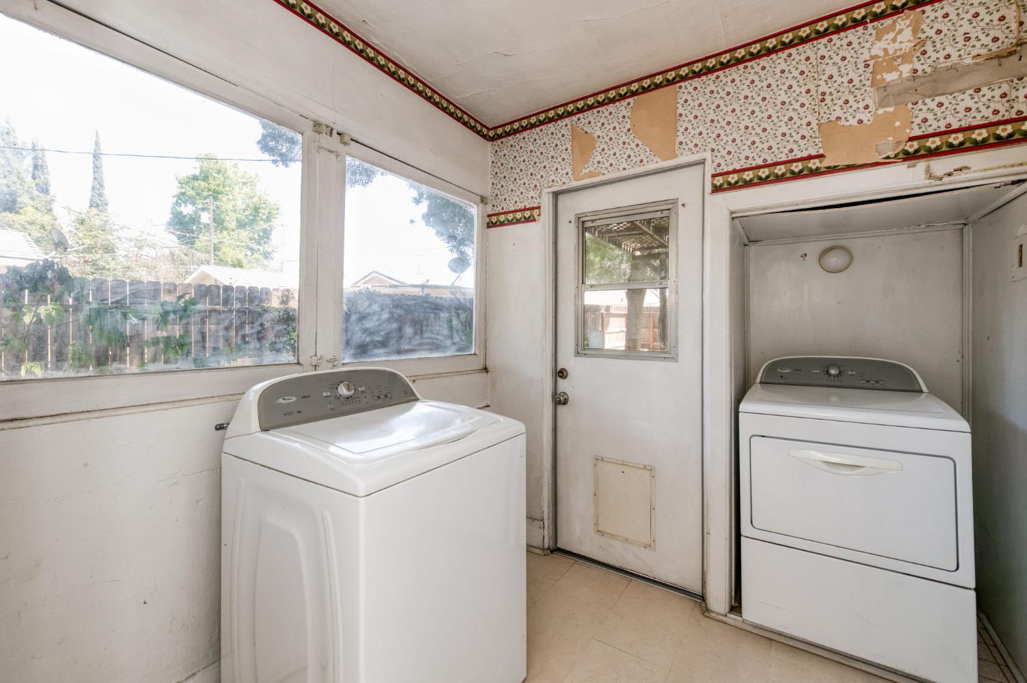 546 E Michigan Ave, Fresno, CA 93704