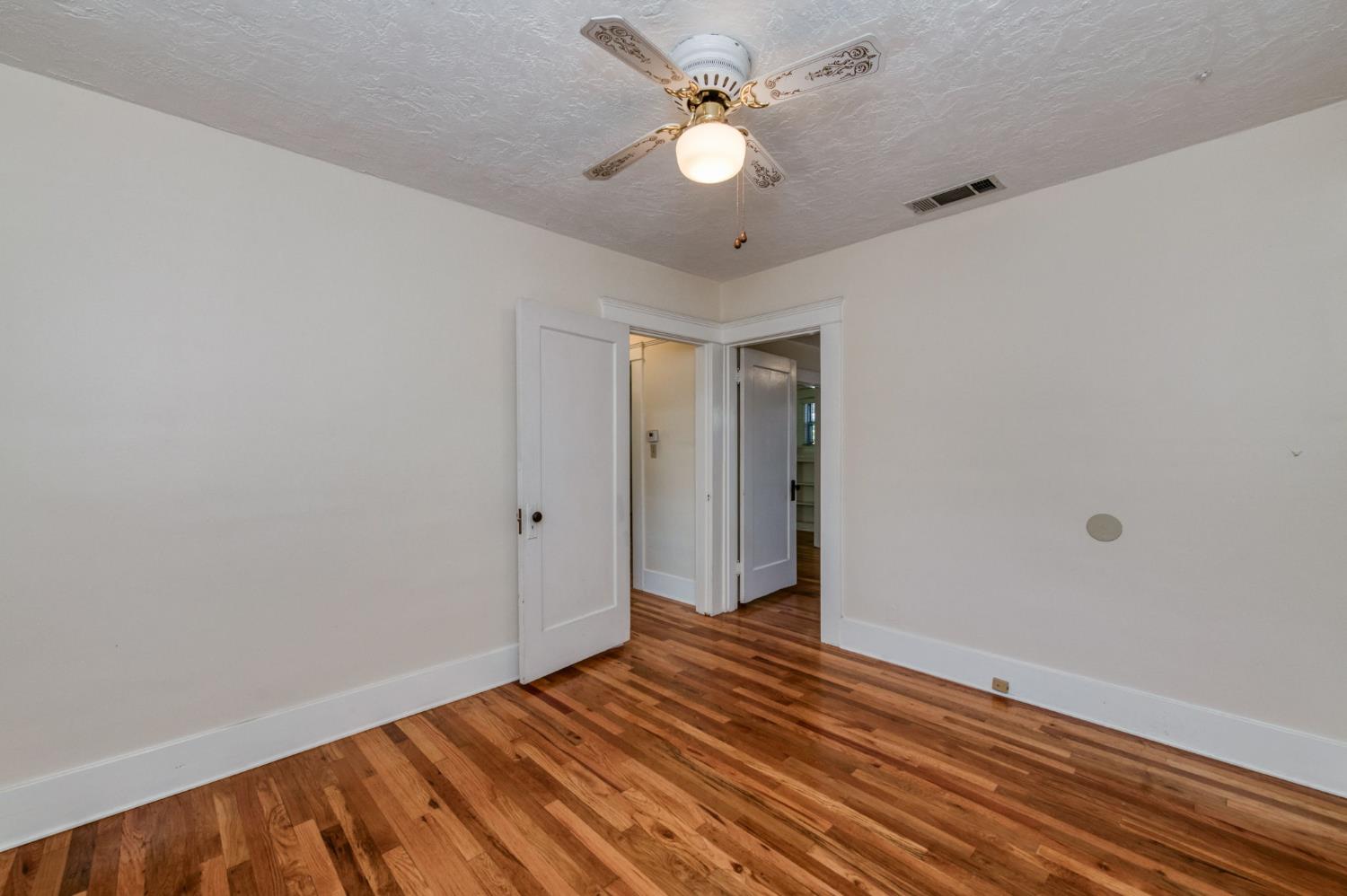 546 E Michigan Ave, Fresno, CA 93704