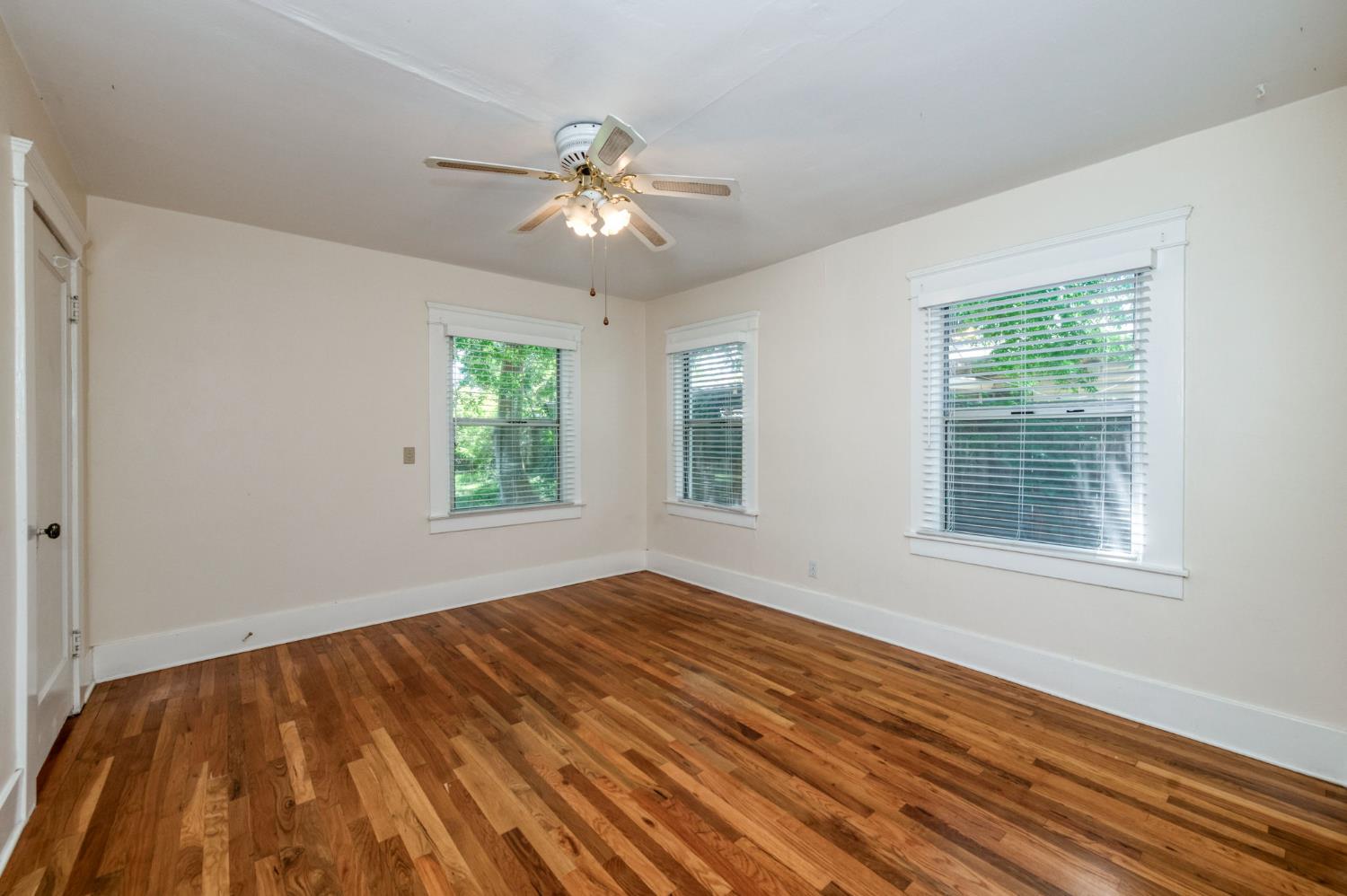 546 E Michigan Ave, Fresno, CA 93704