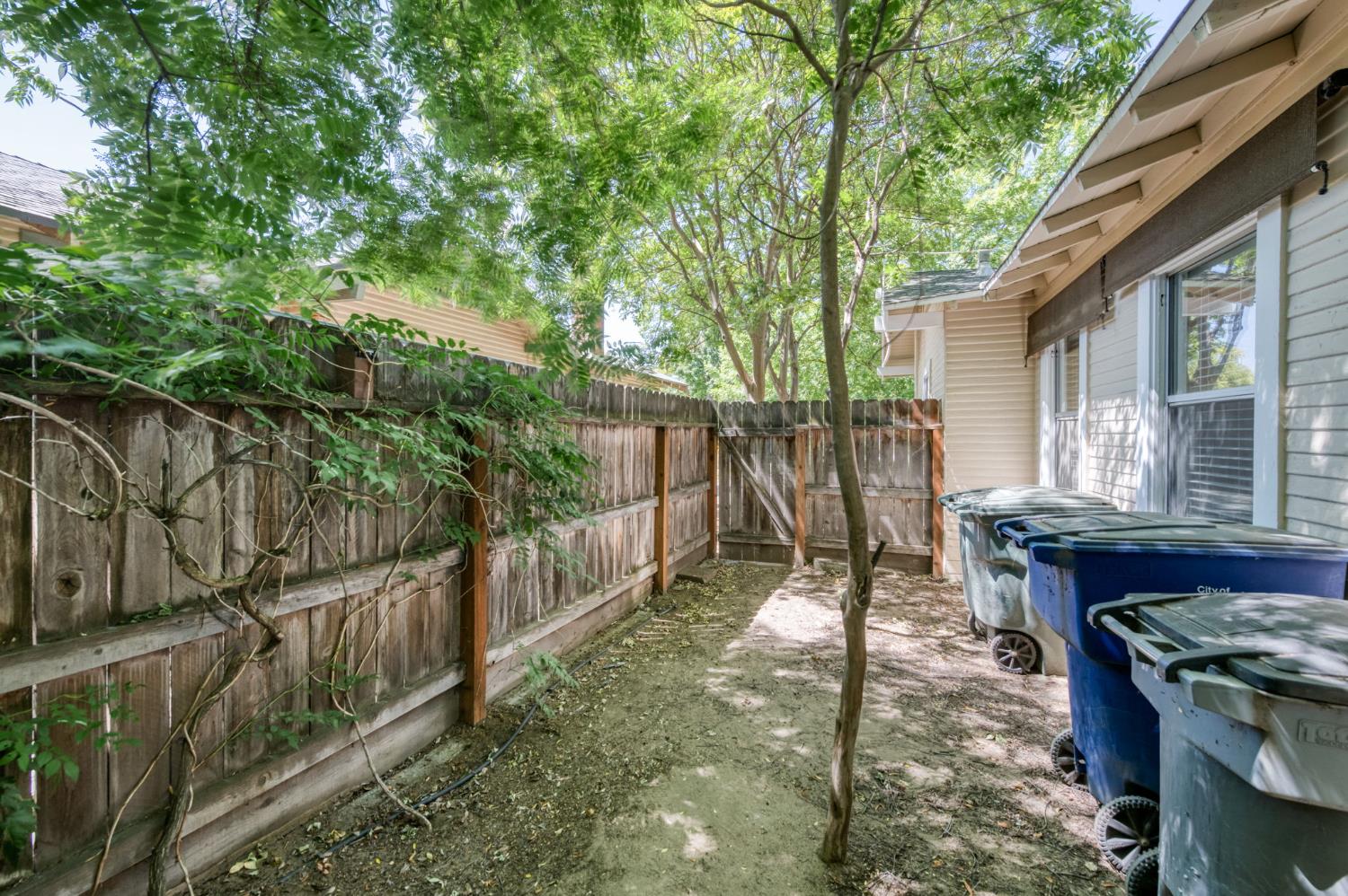 546 E Michigan Ave, Fresno, CA 93704