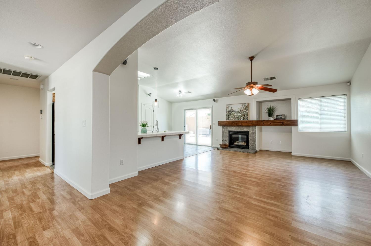 4829 W Cherry Ct, Visalia, CA 93277