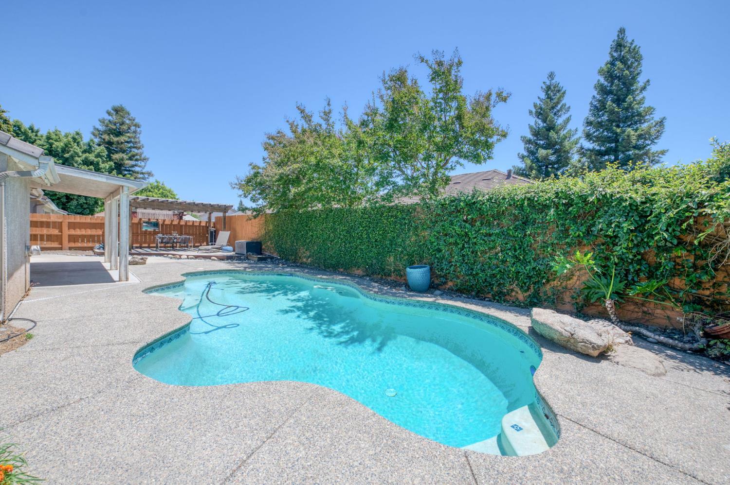 4829 W Cherry Ct, Visalia, CA 93277
