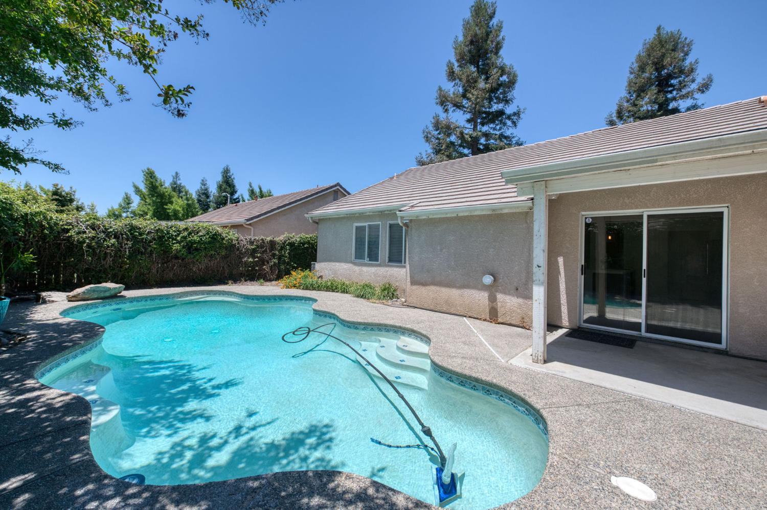 4829 W Cherry Ct, Visalia, CA 93277