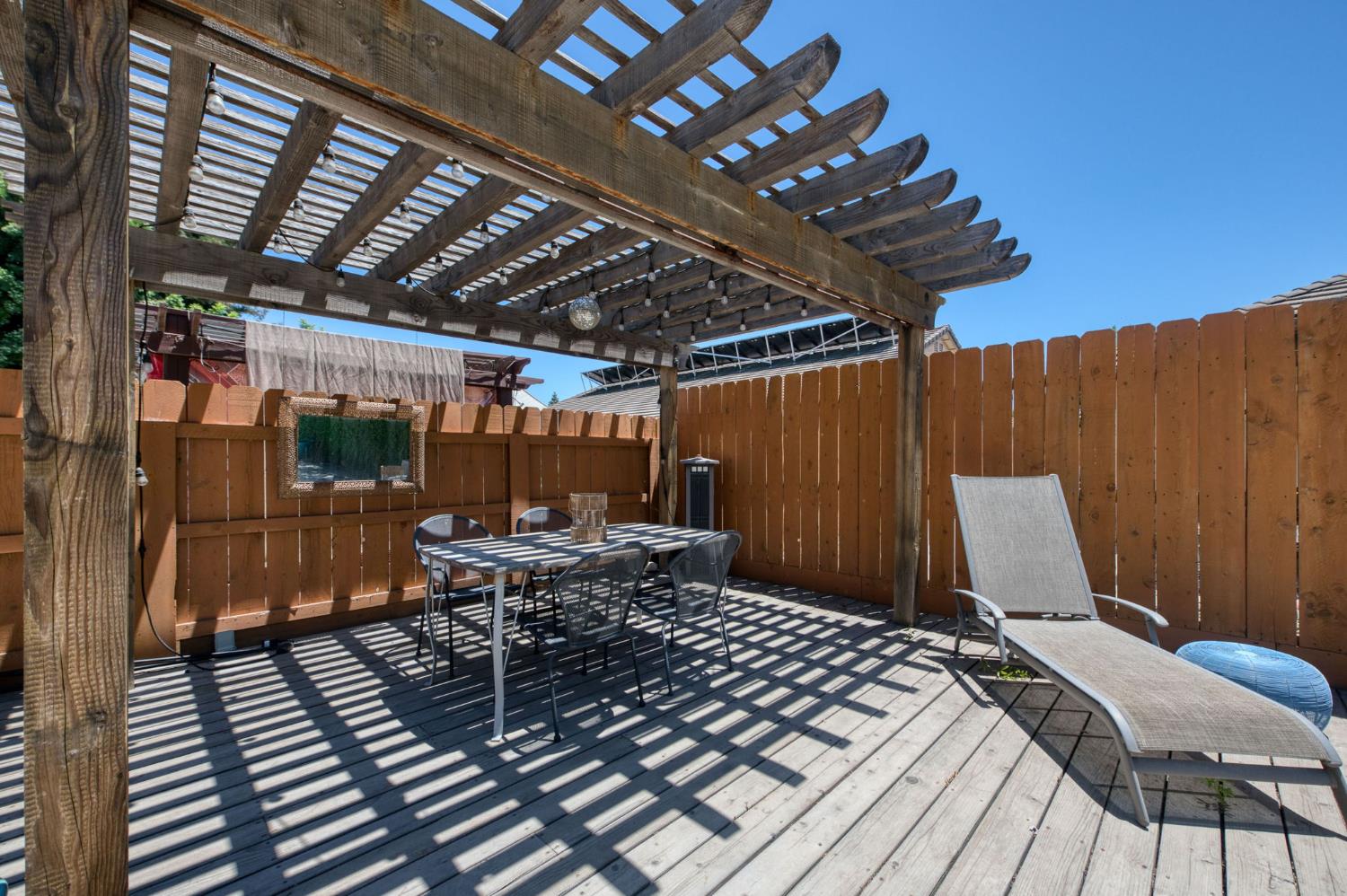 4829 W Cherry Ct, Visalia, CA 93277