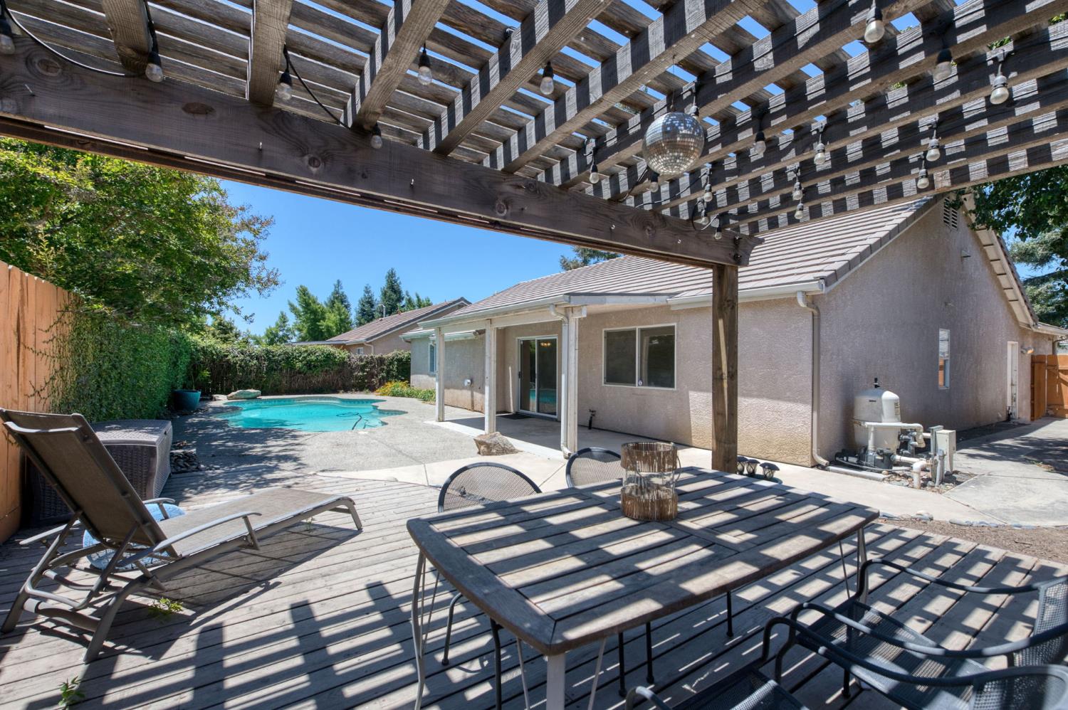 4829 W Cherry Ct, Visalia, CA 93277