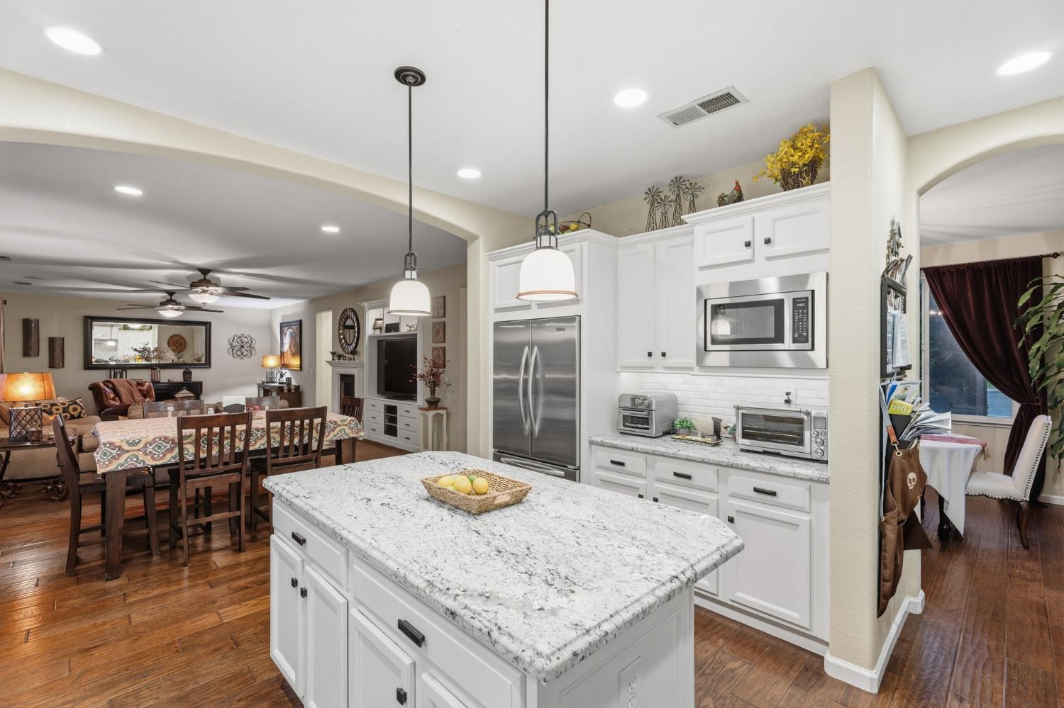6551 E Orleans Ave, Fresno, CA 93727