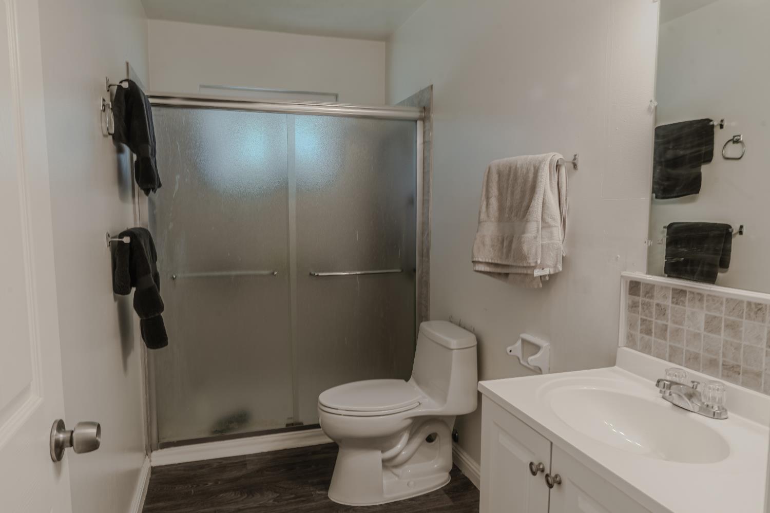 712 W Sussex Way, Fresno, CA 93705