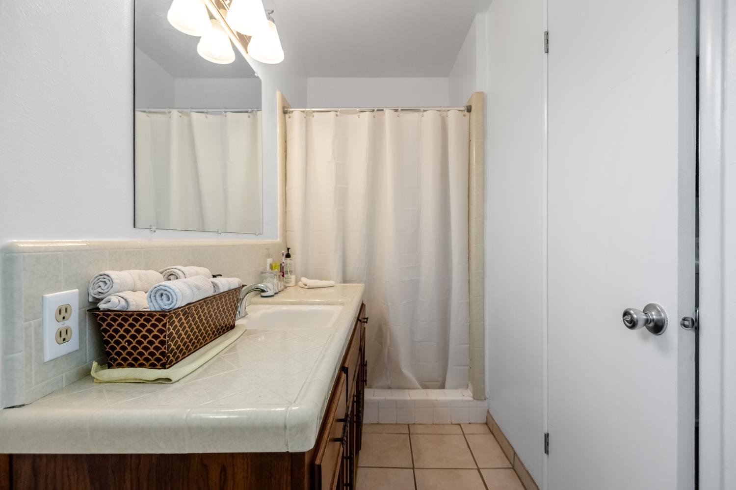 621 N N Pl, Tulare, CA 93274