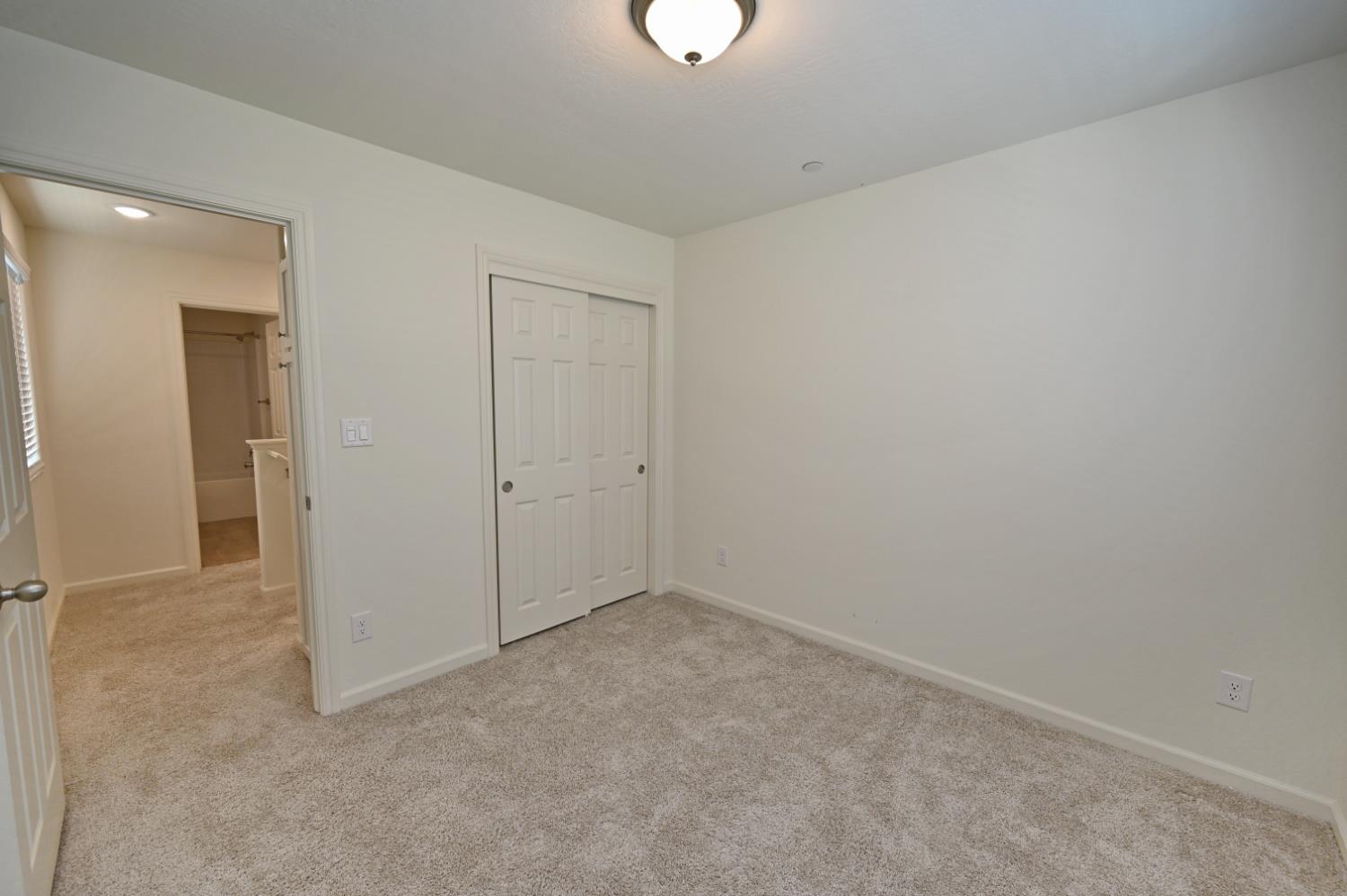 6429 E Moscato Dr, Fresno, CA 93727
