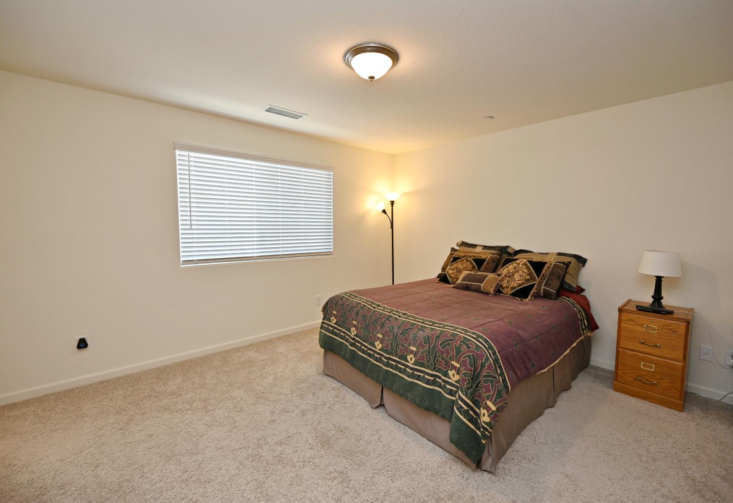 6429 E Moscato Dr, Fresno, CA 93727
