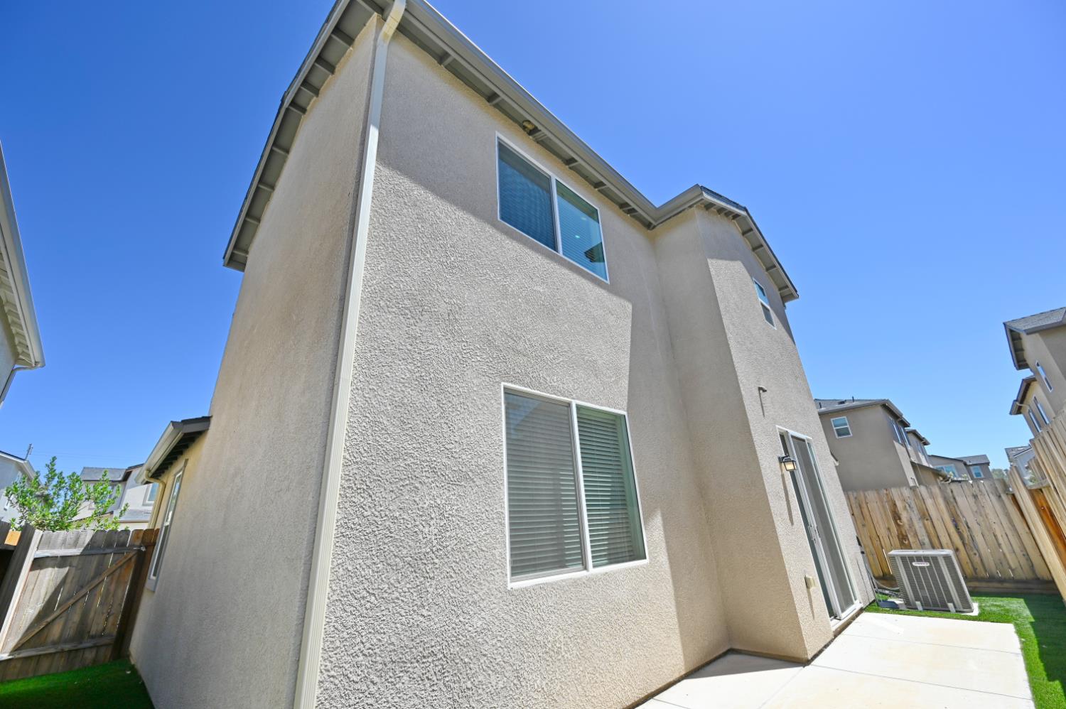 6429 E Moscato Dr, Fresno, CA 93727