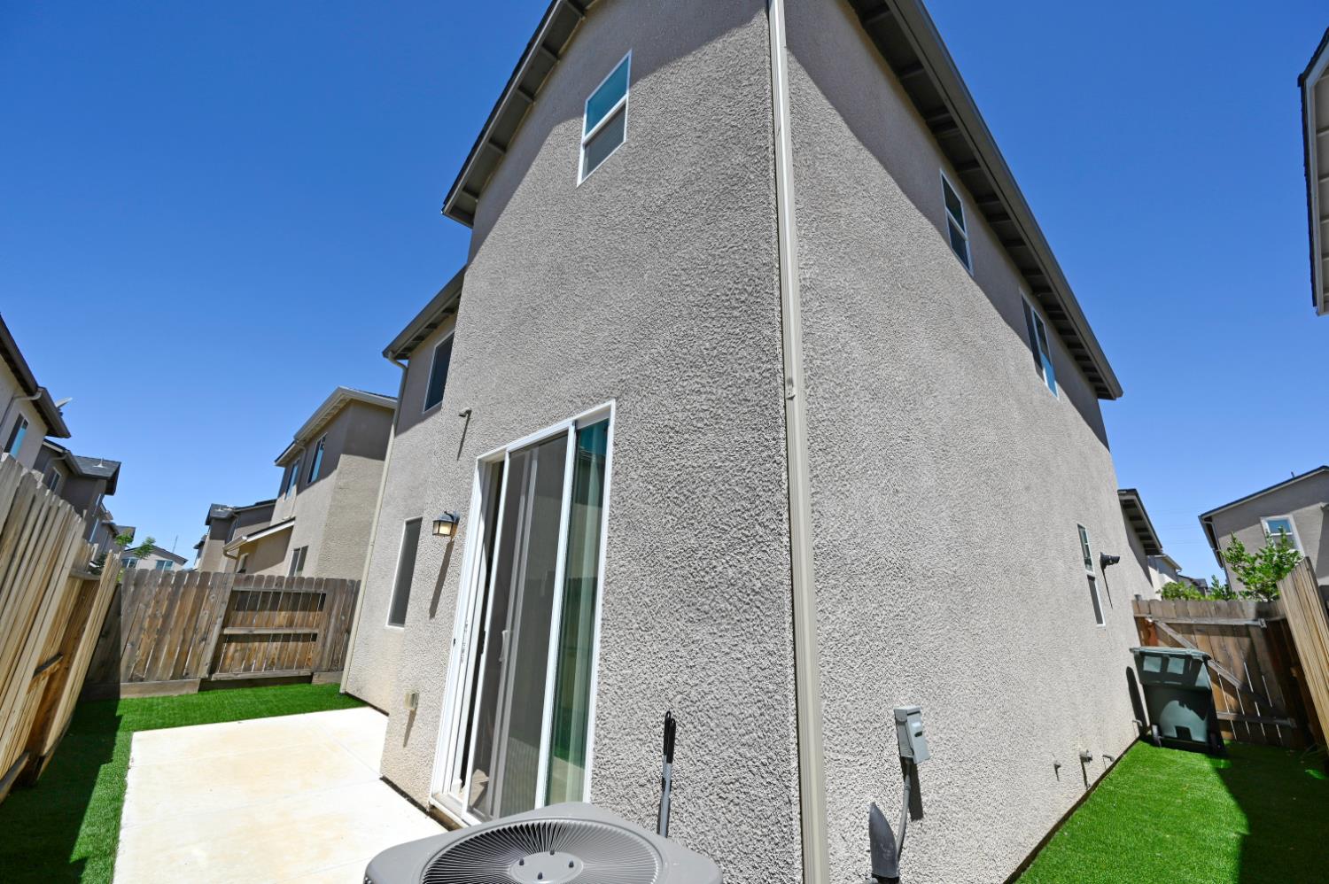 6429 E Moscato Dr, Fresno, CA 93727