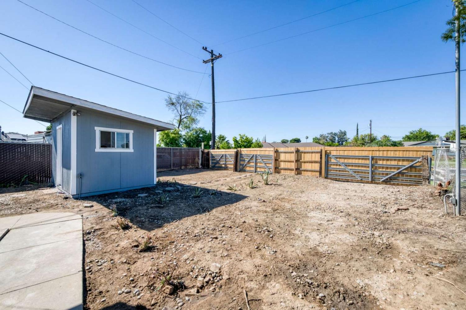 5512 E Ashlan Ave, Fresno, CA 93727