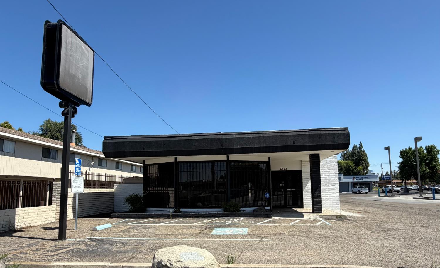 4141 E Gettysburg Ave, Fresno, CA 93726