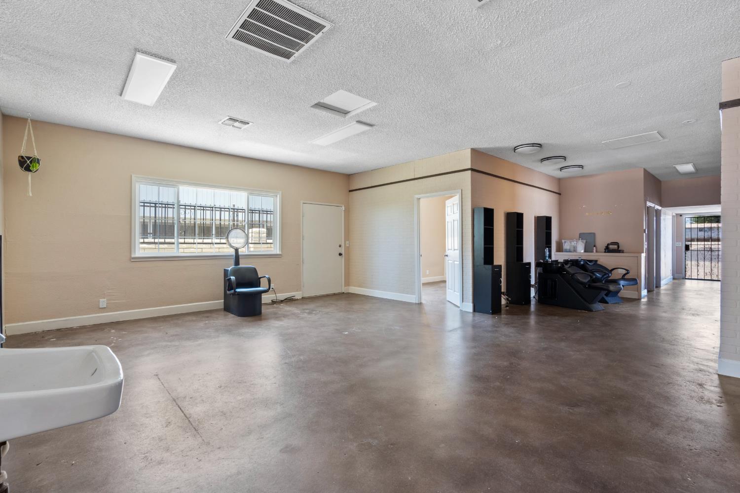 4141 E Gettysburg Ave, Fresno, CA 93726
