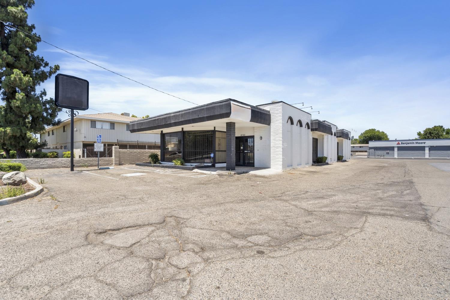 4141 E Gettysburg Ave, Fresno, CA 93726