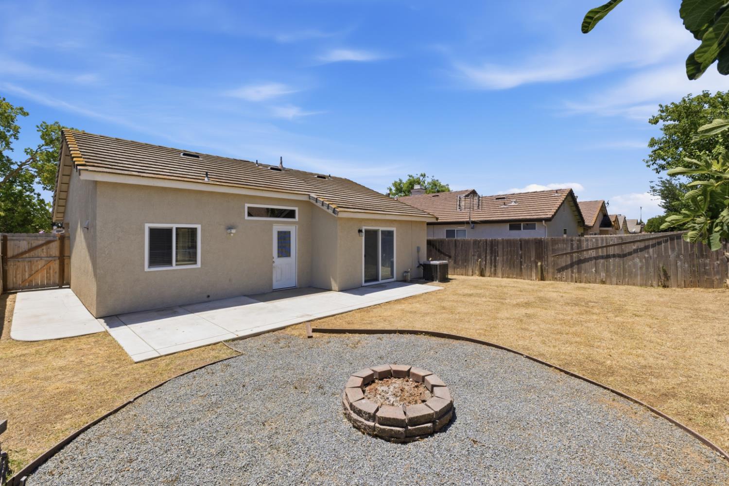 5642 W Donner Ave, Fresno, CA 93722