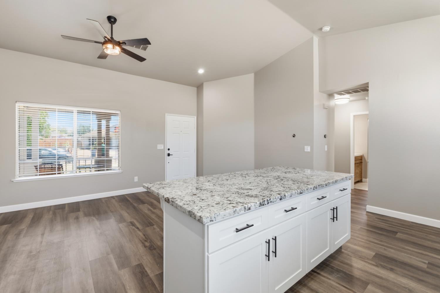5642 W Donner Ave, Fresno, CA 93722