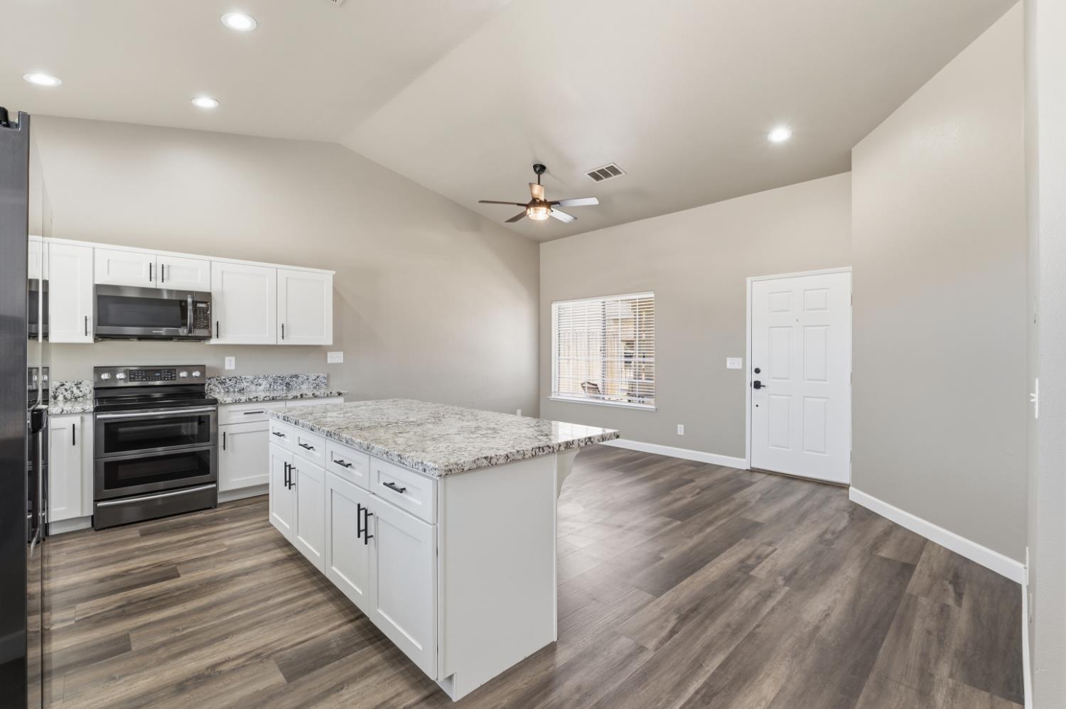 5642 W Donner Ave, Fresno, CA 93722